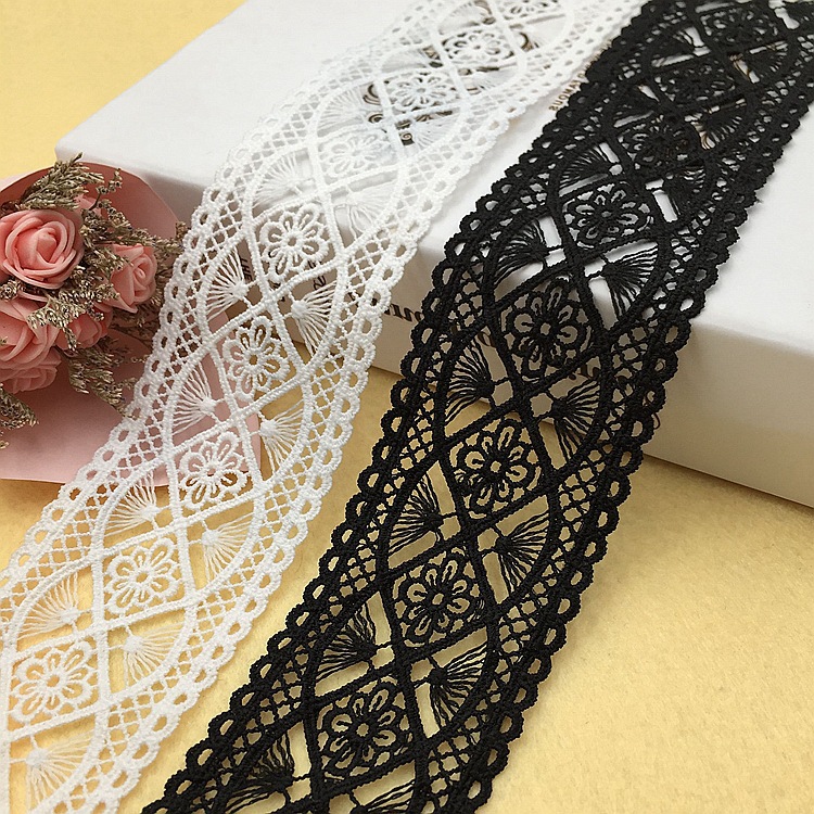 Double-sided decorative accessory