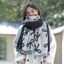 秋冬季高级感蝴蝶结印花拼色围巾韩版加厚保暖护颈围脖披肩两用