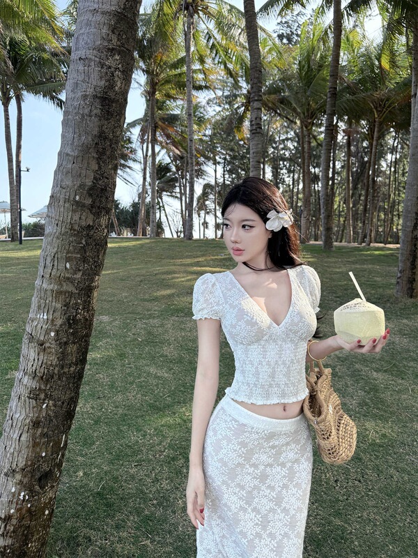 (Original Quality May Vary) V-Neck Lace Top for Women, Summer 2026 New Style, Two-Piece Skirt Set (Original Quality May Vary) V-Neck Lace Top for Women, Summer 2026 New Style, Two-Piece Skirt Set