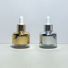 現物はよく売れています。30mlの電気化アルミニウムカバーの肩の瓶のガラスを分けて瓶のアロマボトルの精油の瓶の化粧品の缶を詰めます。
