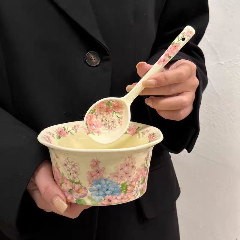 High-Appearance Ceramic Bowl Set for Home Use, Including Rice Bowls, Ramen Bowls, Dessert Bowls, and a Spoon Set, in a Creamy Japanese Style