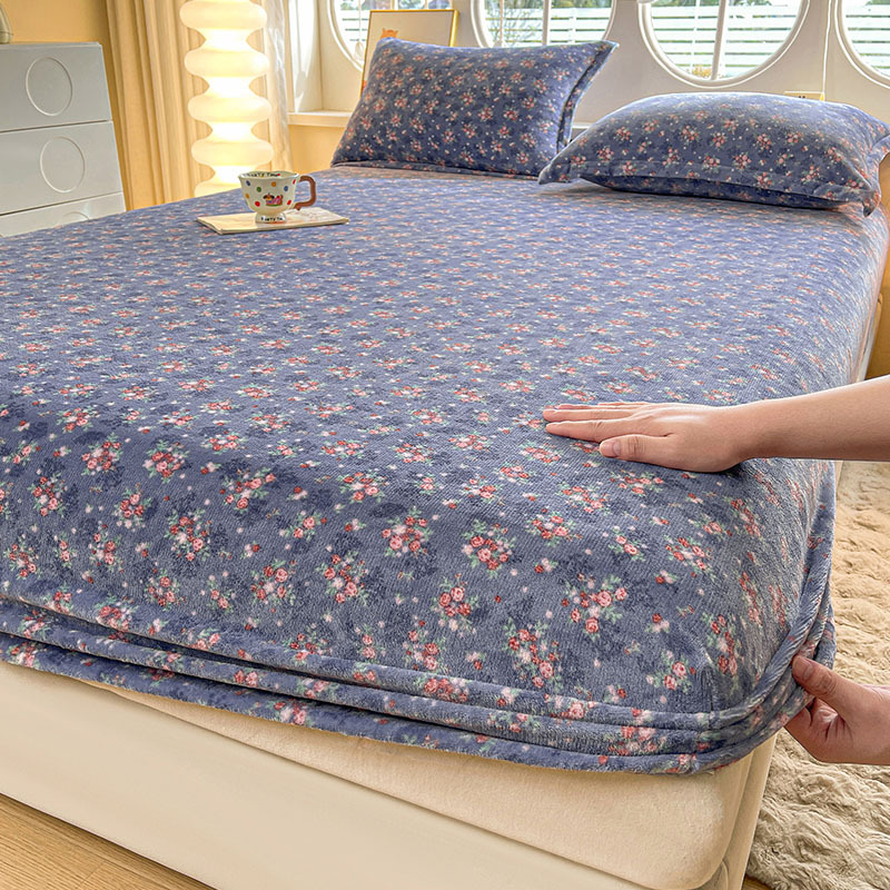 Cross-Border Milk Velvet Bed Sheetss, New Winter Velvet Thickeneded Bedspread, Mattress Protector Cover, Single Piece Anti-Slip Bed Sheets 3