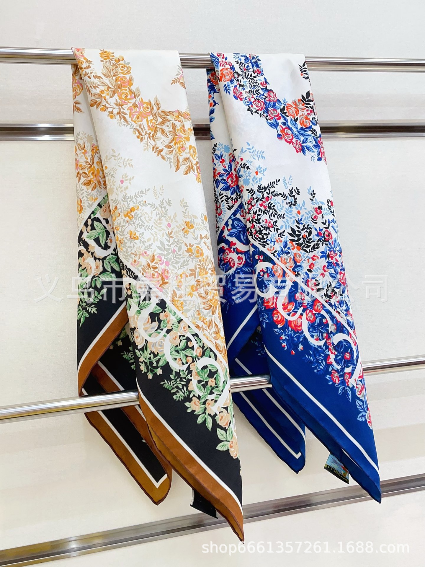 Bufandas de seda de moda europeas y americanas transfronterizas bufandas elegantes de alta calidad lujosas impresión de letras de seda impresión caliente en el extranjero