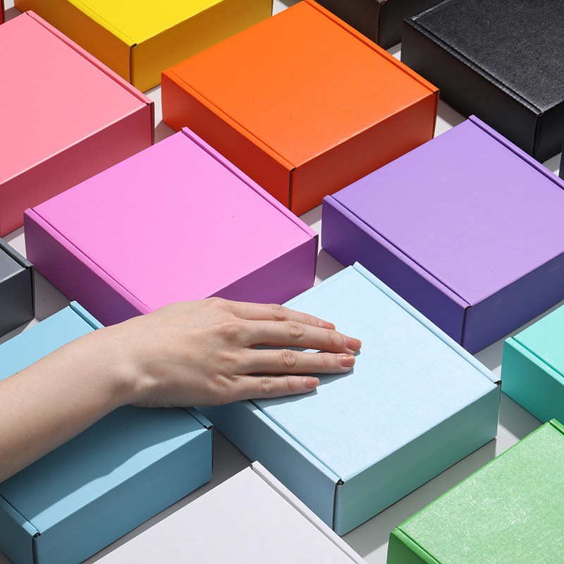 加厚加硬正方形飞机盒现货包装盒快递防压抗摔打包盒加大羽绒服盒