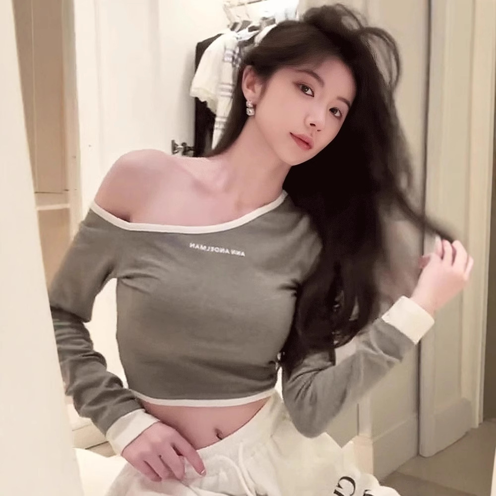 [하이 퀄리티] 24SS 초가을 새 편지 인쇄 비스듬한 어깨 열려있는 긴 소매 티셔츠 슬림 짧은 최고 여성