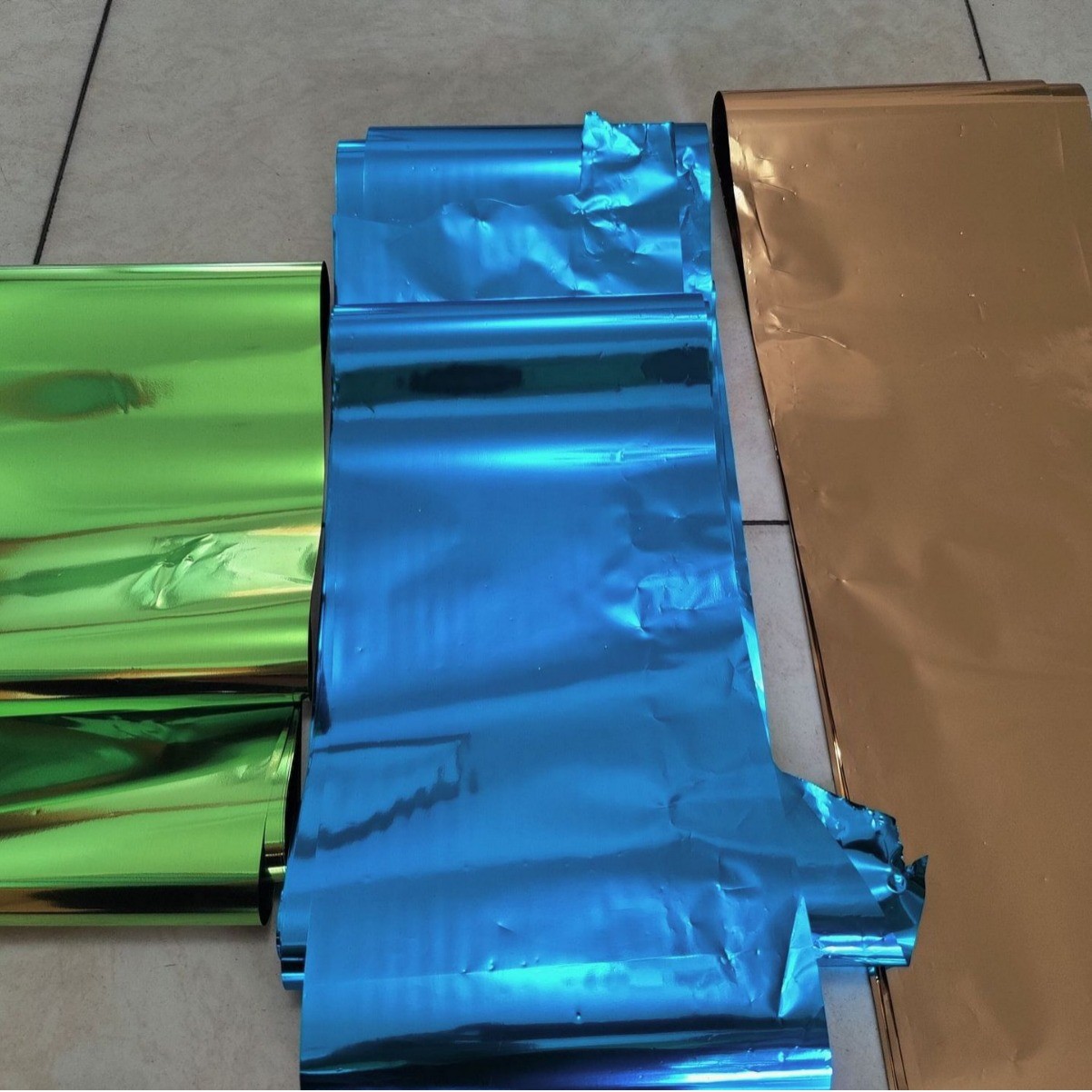 染聚酯镀银响膜pet剪裁包装收银纸0.012mm包裹圣诞工艺品用镀铝