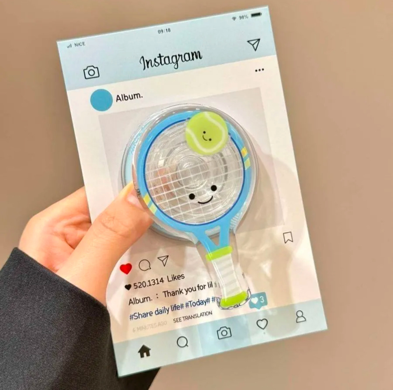 Ins soporte de dibujos animados de succión magnética tenis de mesa lindo soporte de teléfono móvil de bádminton adecuado para perseguir drama hombres y mujeres soporte perezoso