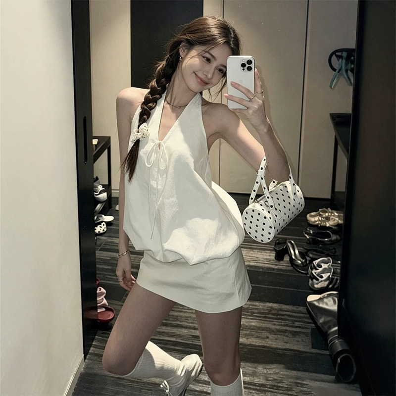 Sunoone White Skirt Suit for Women, Summer Halter Neck Floral Backless Top and Hip-Hugging Skirt Two-Piece Set Sunoone White Skirt Suit for Women, Summer Halter Neck Floral Backless Top and Hip-Hugging Skirt Two-Piece Set