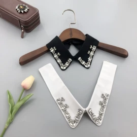 假领;其他衣饰;披肩