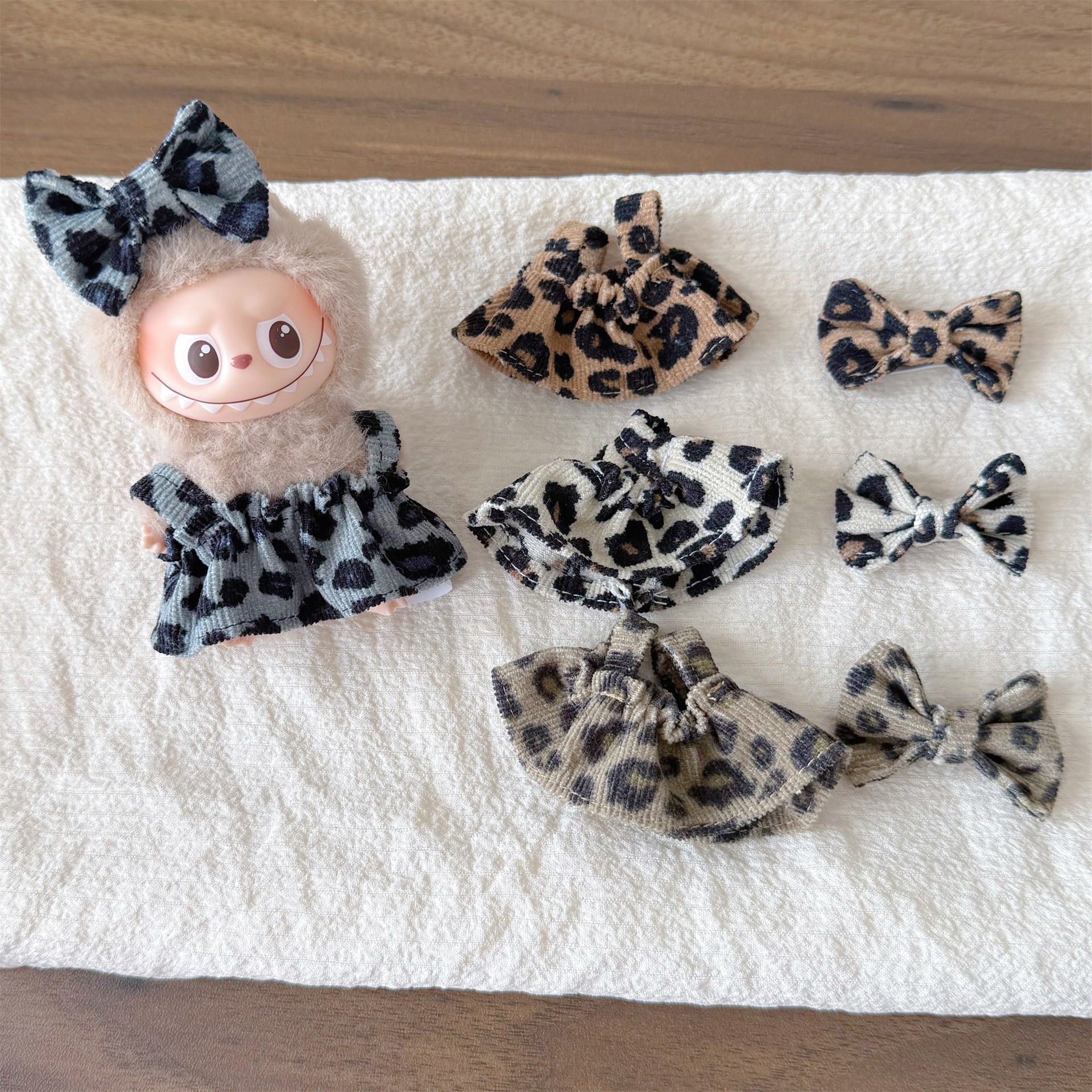 New Mini Fourth Generation Labubu Leopard Print Skirt Accessories Set Cute Baby Clothes Decoration Small Version Baby Clothes Wholesale