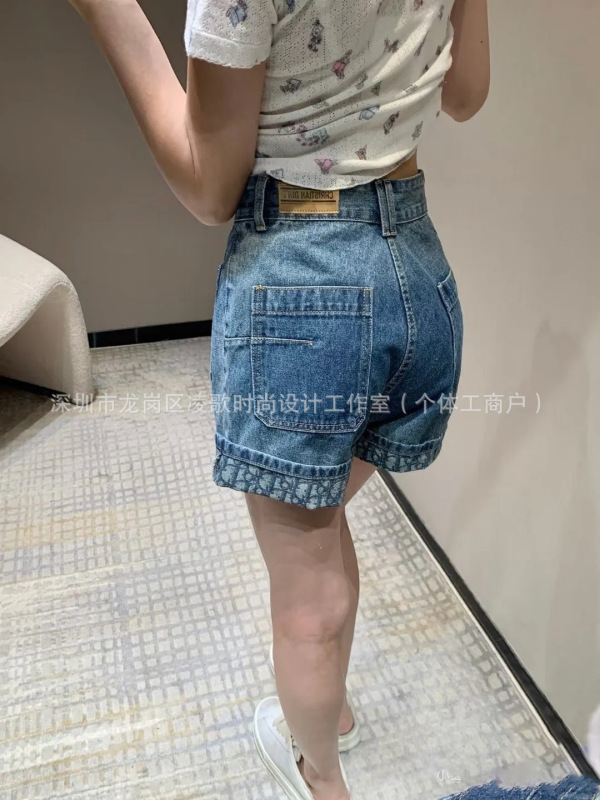 LENGE南油婦人服D25 エレガントでカジュアル、シンプルで若々しい、老眼鏡風の裾が特徴のデニムショートパンツ、どんなスタイルにも合う万能アイテム|undefined