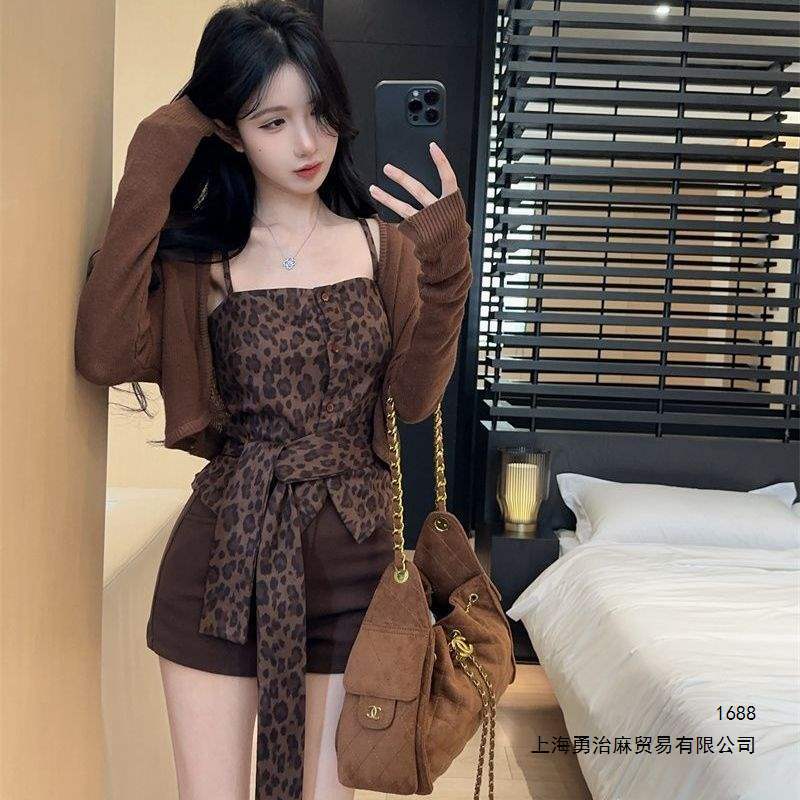 Spicy Brown Cardigan Leopard Print Bandeau Top Women's New Fashionable Age-Reducing Sun Protection Long-Sleeved Top Two-Piece Set