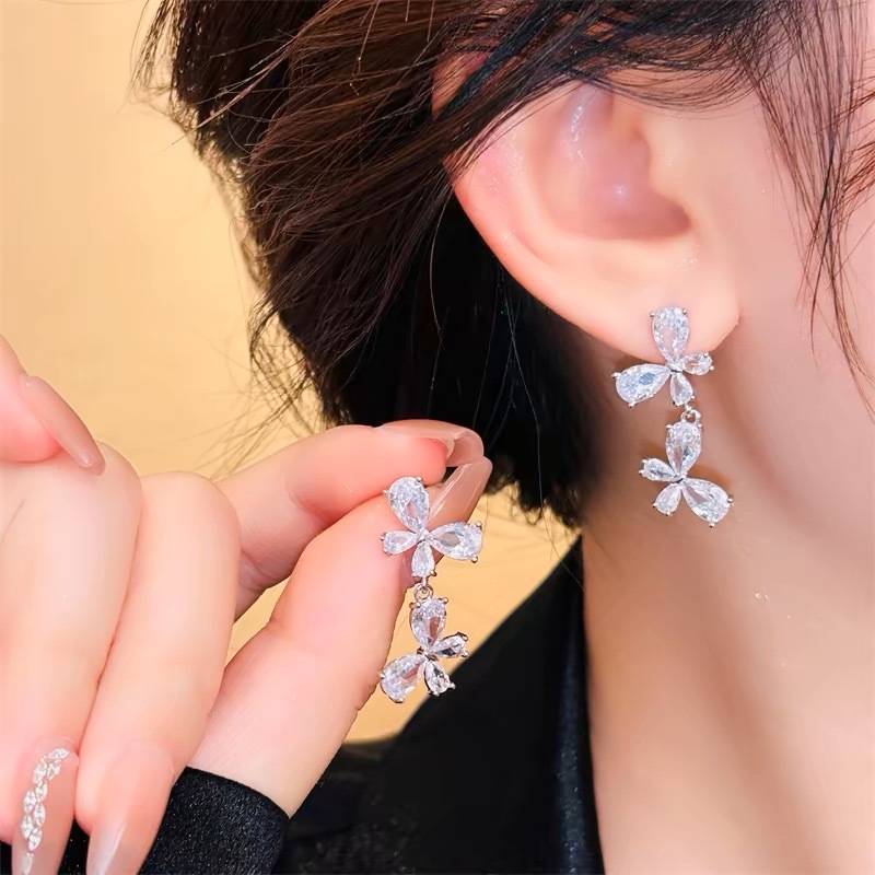 Elegant cute universal sophisticated earrings with zircon