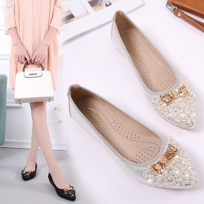 新款豆豆鞋女春秋平底水钻护士船鞋尖头孕妇鞋浅口单鞋软底医生鞋