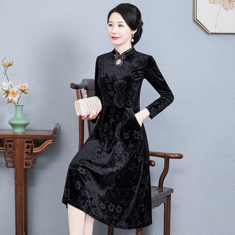 Dropshipping 2025 Spring and Autumn New Style Mom's Improved Cheongsam Dress Women's Slimming Velvet Skirt