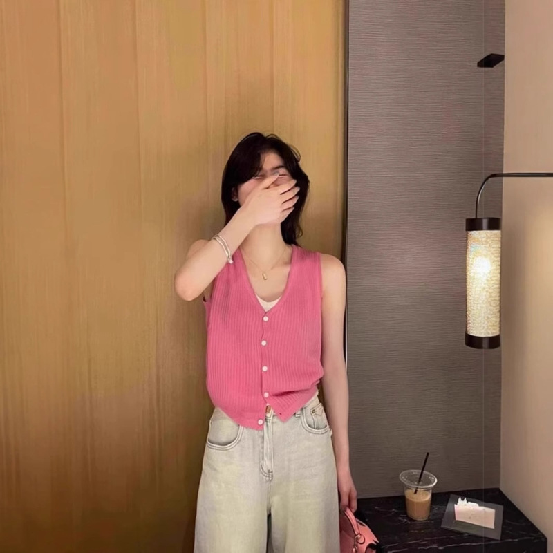 Fake Two-piece Rose Red V-neck Knitted Camisole Women's Summer Design Sense Outer Wear Sleeveless Stacked Top Thin