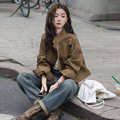 レトロなカレー色のコートの短いコートの女性2025早春の新型の小さい大衆の韓国版のゆったりしている立襟のスーツのジャケットの上着