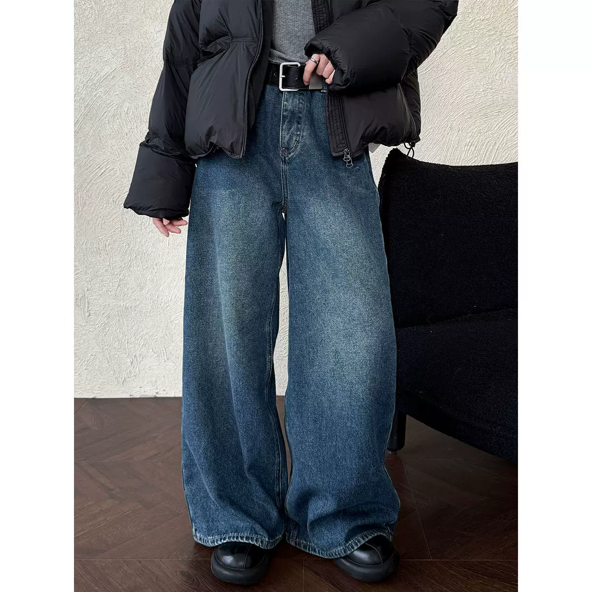 鹿西 重磅复古蓝内里磨毛保暖直筒廓形配腰带牛仔裤女冬新款25017