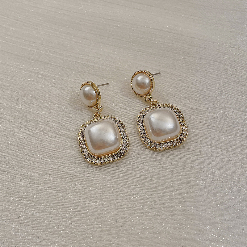 Pendientes de alta calidad de estilo francés de celebridades en línea para mujeres 2022 nuevos pendientes elegantes de moda pendientes populares pendientes largos pendientes Retro