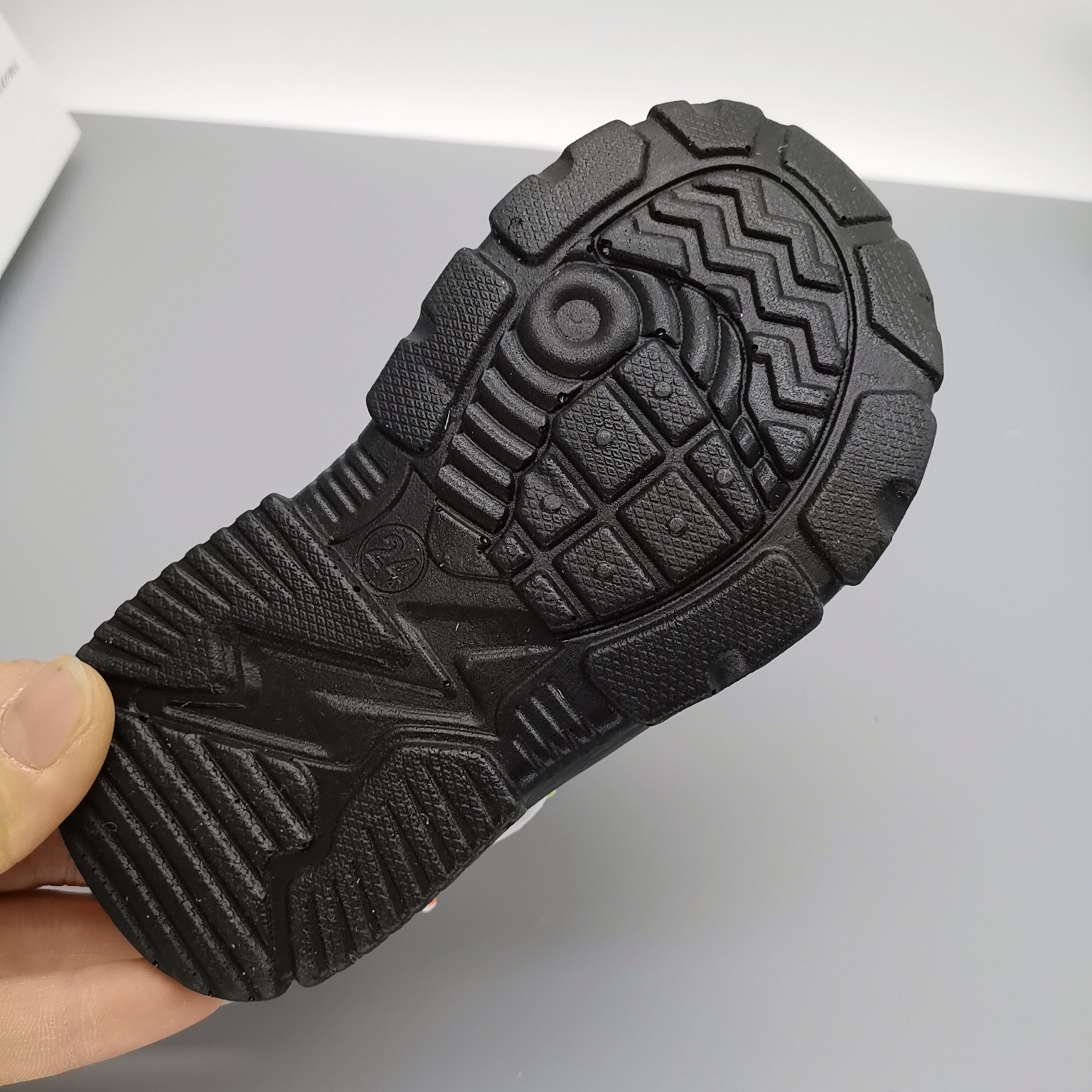 Sandalias de verano de 1 a 3 años Sandalias de fondo ligero para niños Zapatos de playa para niños Sandalias para niños Sandalias para bebés Zapatos para niños