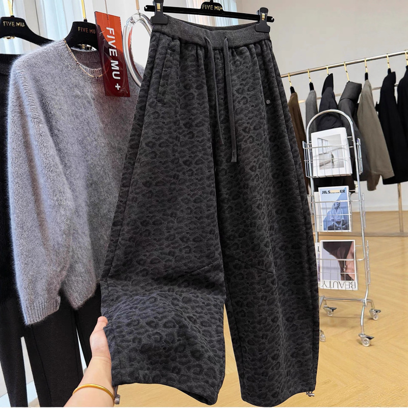 Plus Size 120kg Gray Stylish Leopard Print Pants for Women, 2025 Winter New High-Waisted Cuffed Jogger Pants with Drape Effect, Two-Way Wear Plus Size 120kg Gray Stylish Leopard Print Pants for Women, 2025 Winter New High-Waisted Cuffed Jogger Pants with Drape Effect, Two-Way Wear