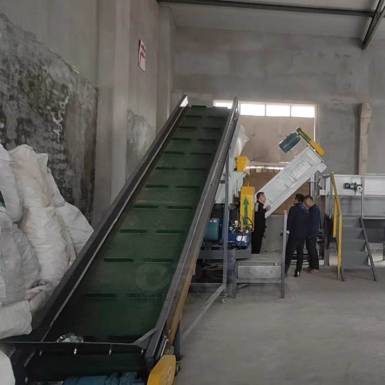 HDPE废料牛奶瓶娃哈哈瓶脱标清洗机 塑料牛奶瓶回收破碎清洗机