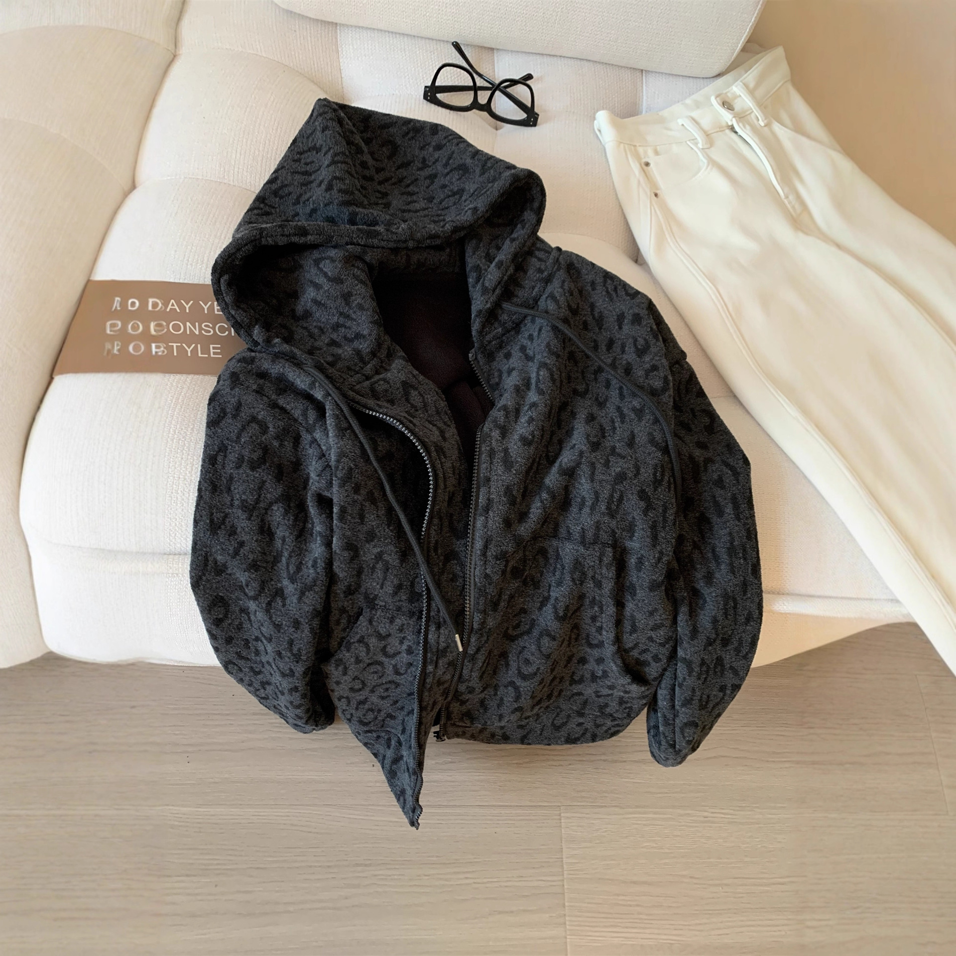Lazy Korean Style Mulberry Silk Wool Fleece-Lined Sweatshirt Jacket for Women, Retro Dark Gray Leopard Print Hooded Cardigan Winter