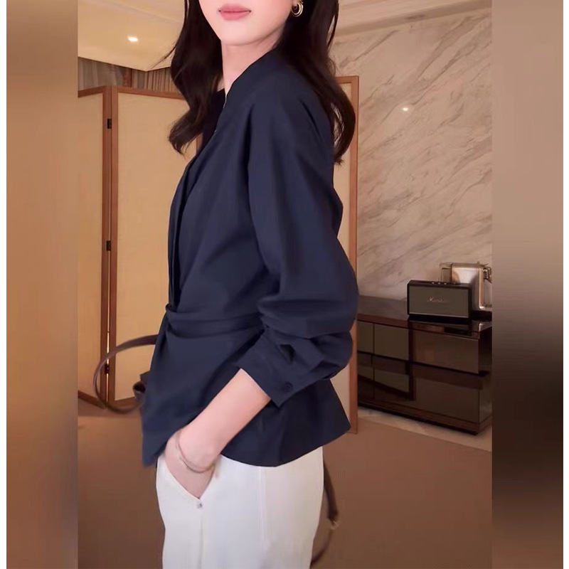 欧货设计感2025秋季柔感莱赛尔长绒棉混纺&扭结设计收腰两穿衬衫|undefined