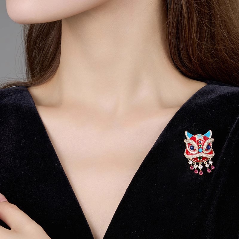 국가 트렌드 사자 각성 브로치, 고급 여성 틈새 디자인 크리에이티브 핀, 가벼운 럭셔리 기질 코사지, 코트, 정장 액세서리