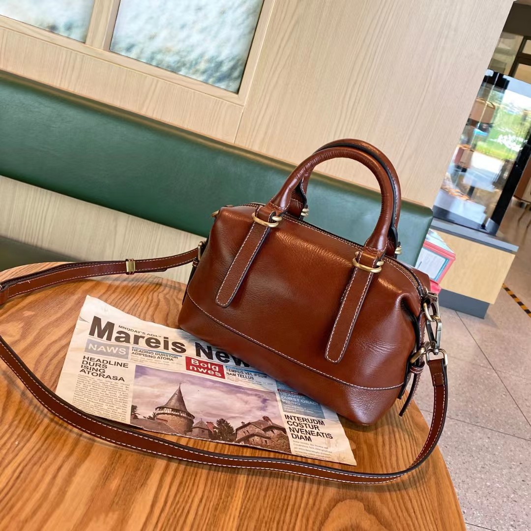New Retro Vegetable-Tanned Oil Wax Top Grain Cowhide Leather Boston Large Capacity Handbag And Crossbody Bag For Women - Thumbnail 7