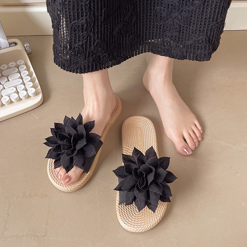 Sweet flower flip-flops for women, summer new style soft sole, non-slip holiday style, seaside beach, wet water sandals