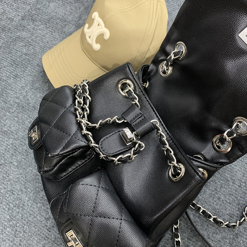 Chic and Stylish Women's Small Backpack with Vintage Chain and Herringbone Design, Double Shoulder Bag for Women, Simple and Trendy Fashion Bag