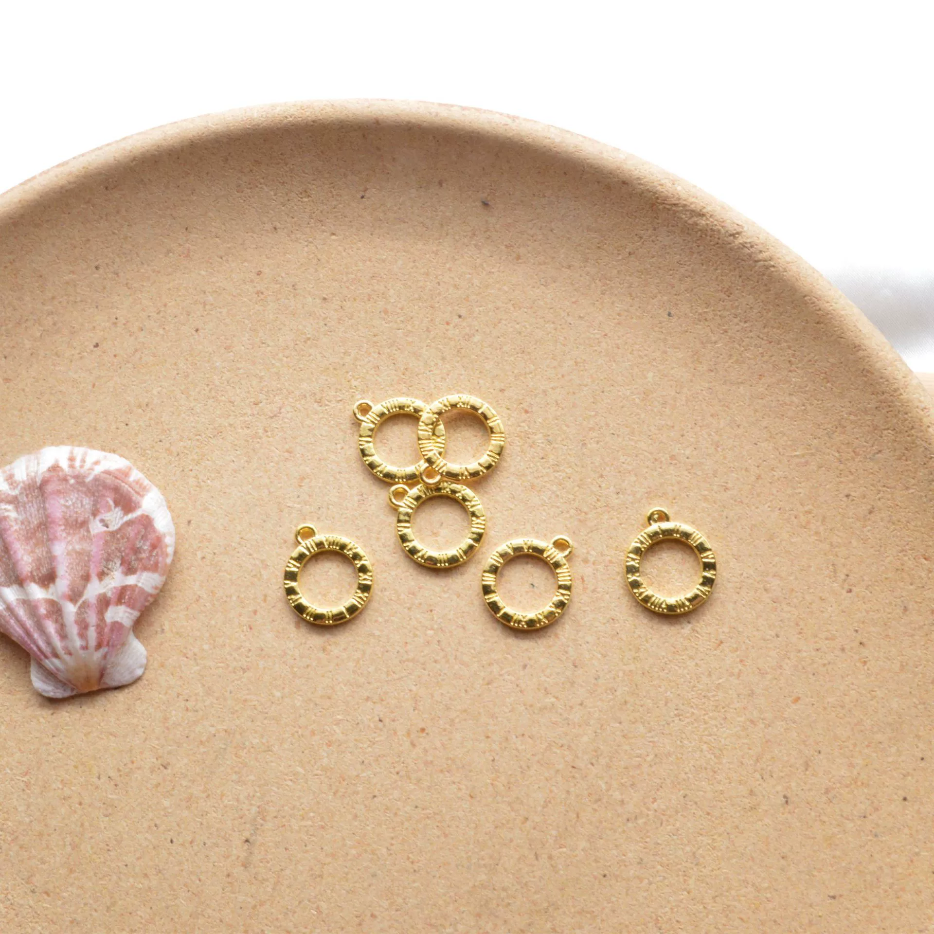 Письмо пончик маленький круг металлический капля клей корпус DIY аксессуары для волос материал браслета кулон