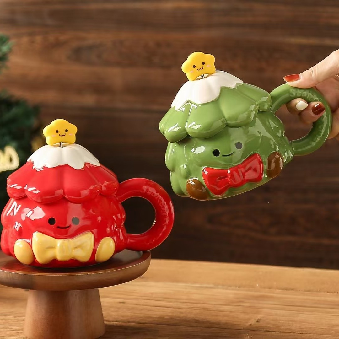 Personalidad creativa de cerámica pintada a mano árbol de Navidad muñeca taza de regalo de alto valor de caricatura con cubierta cuchara taza de agua potable