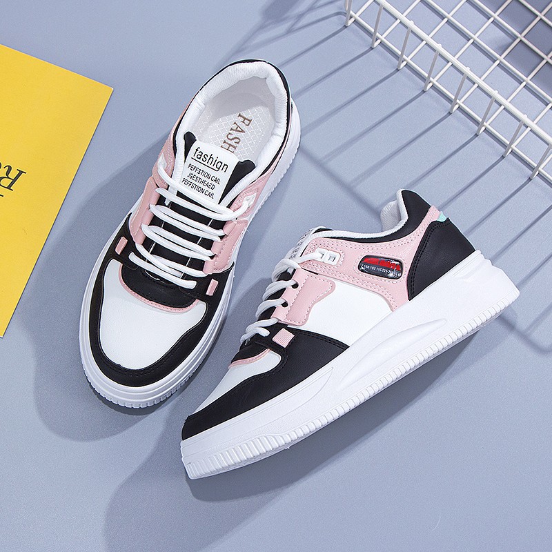 Zapatos planos para mujeres, primavera de 2025, nuevos zapatos blancos originales de nicho universal cómodos zapatos casuales para mujeres