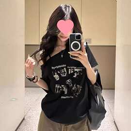 美式黑色斜肩纯棉短袖t恤女夏季2026新款辣妹露肩宽松设计感上衣