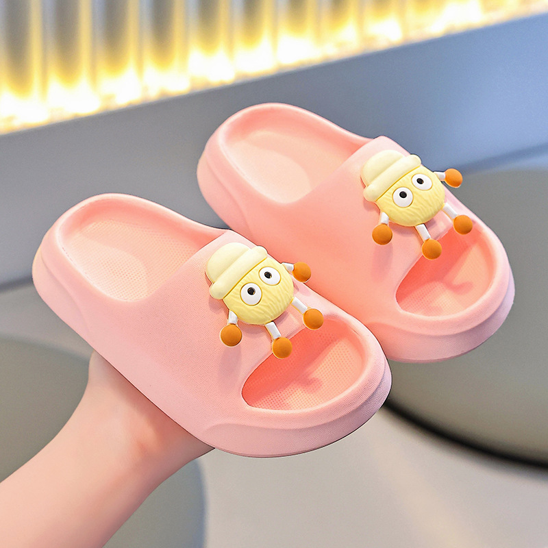 Zapatillas infantiles EVA sensación de mierda niños niñas dibujos animados de verano encantador fondo suave fondo grueso niños usar zapatillas frías