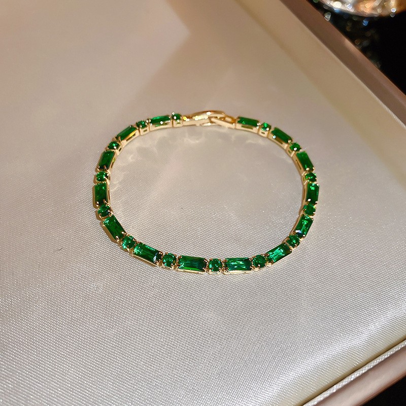 Pulsera de mariposa ovalada de diamantes de galvanoplastia de oro real Pulsera ajustable de estilo de palacio de lujo ligero Pulsera de moda de alta calidad para mujer