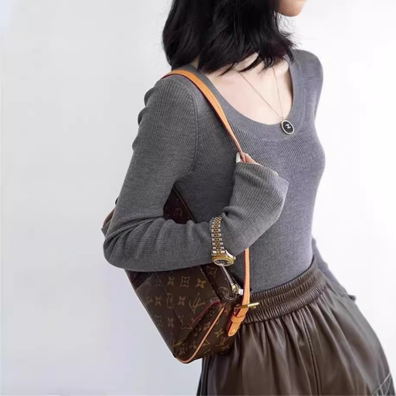 Autumn and Winter New German Yangtze Fine Imitation Merino Wool Silk U-Neck Base Shirt Women's Sweater