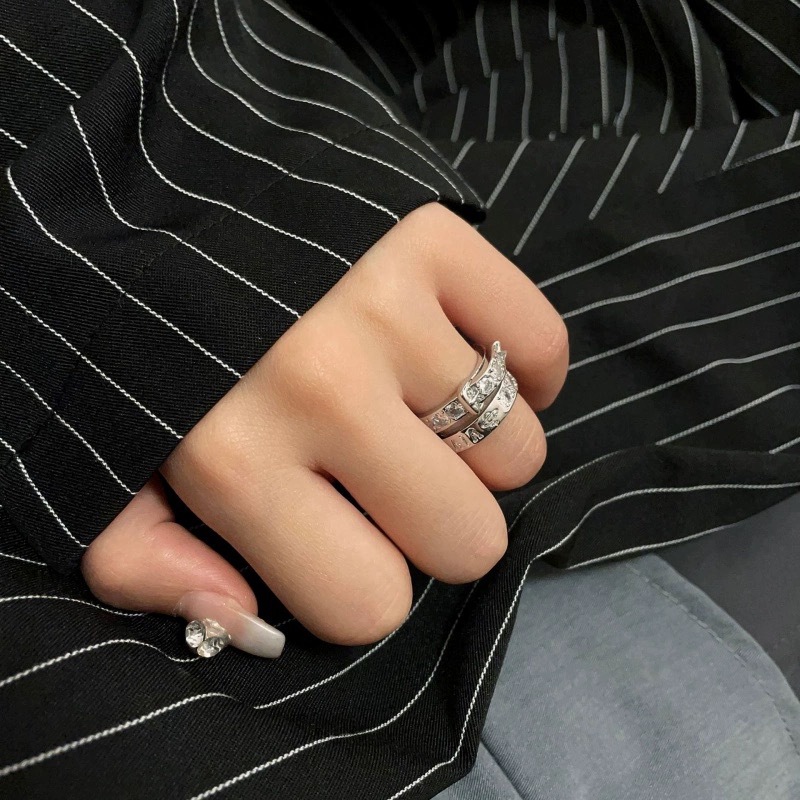 Sweet and cool double leather head sparkling diamond ring, light luxury couple ring, fashion and versatile ring_voghion.com