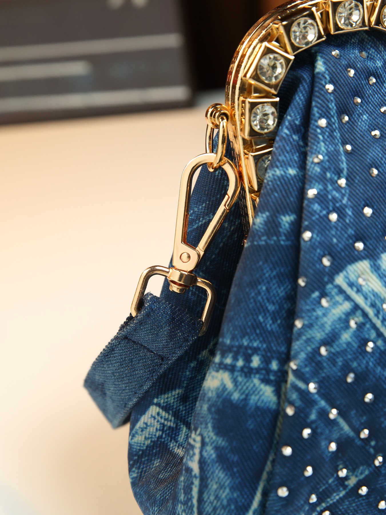 Borsa a tracolla elegante da donna in jeans con strass gufo_voghion.com