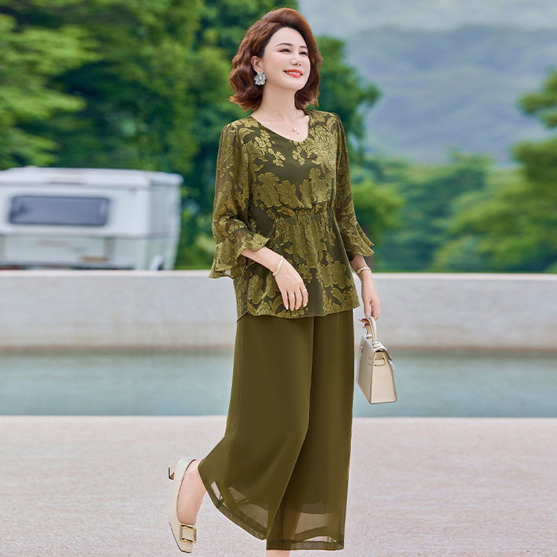Mom's Summer Outfit Fashion Casual Shirt 2026 Slim Fit Chinese Style Short Sleeve Plus Size Versatile Two-Piece Set Mom's Summer Outfit Fashion Casual Shirt 2026 Slim Fit Chinese Style Short Sleeve Plus Size Versatile Two-Piece Set