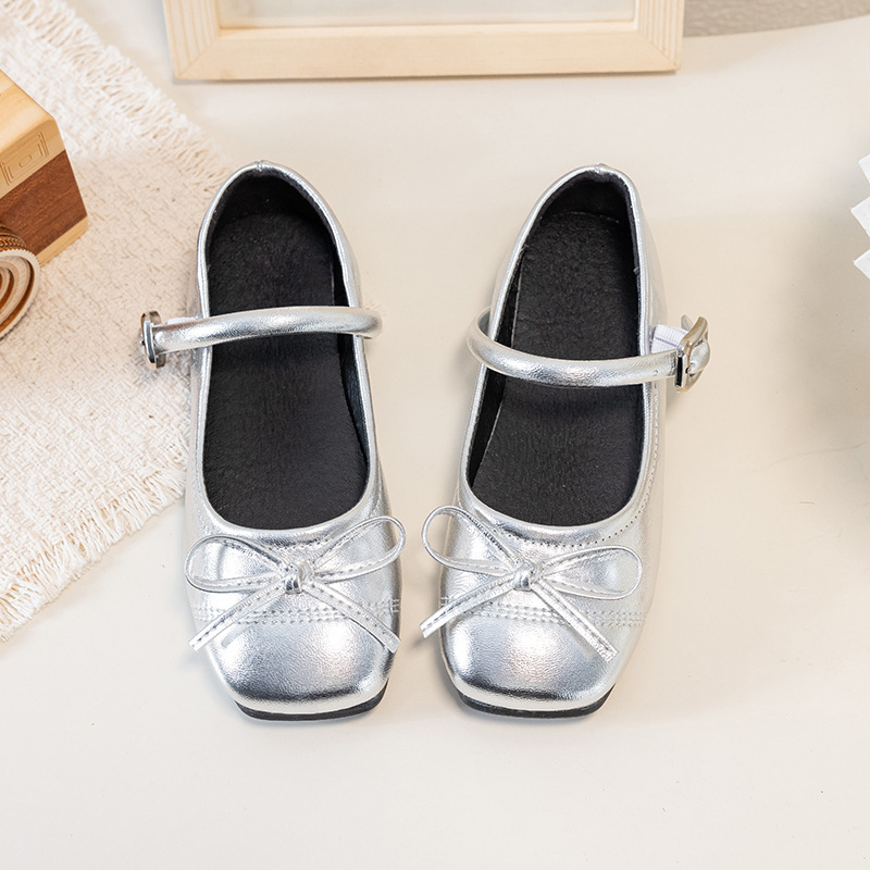 Zapatos casuales de moda para niñas versátiles 2026 verano nuevos niños huecos zapatos de princesa mary zapatos de cuero image 7