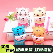 发光虎年灯笼创意卡通发光投影灯笼手提彩虹圈弹簧圈地摊玩具货源