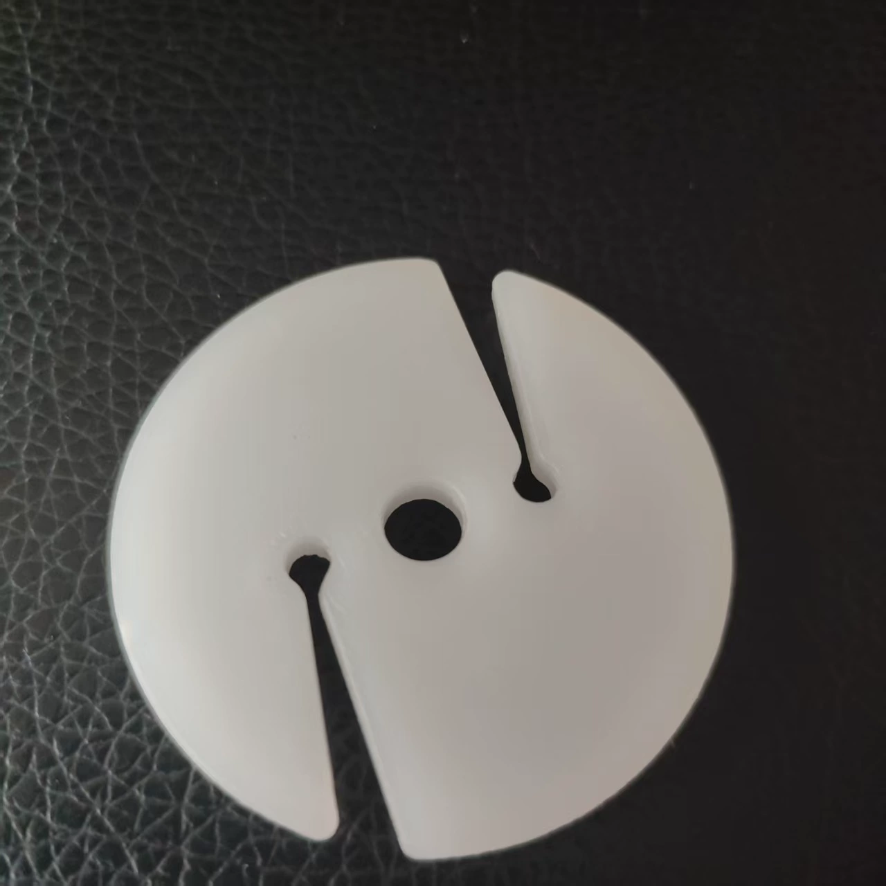 Специальная акция, пластиковая прокладка для дивана, прикроватная специальная прокладка с тремя отверстиями, прокладка для тянущего шнура, блок, пряжка для графического позиционирования