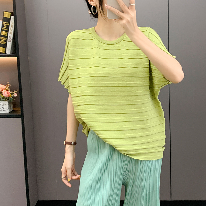 Japanese High-End Pleated Top with Unique Design, Women's A-Line Irregular Thin Short-Sleeve Round-Neck T-Shirt Japanese High-End Pleated Top with Unique Design, Women's A-Line Irregular Thin Short-Sleeve Round-Neck T-Shirt