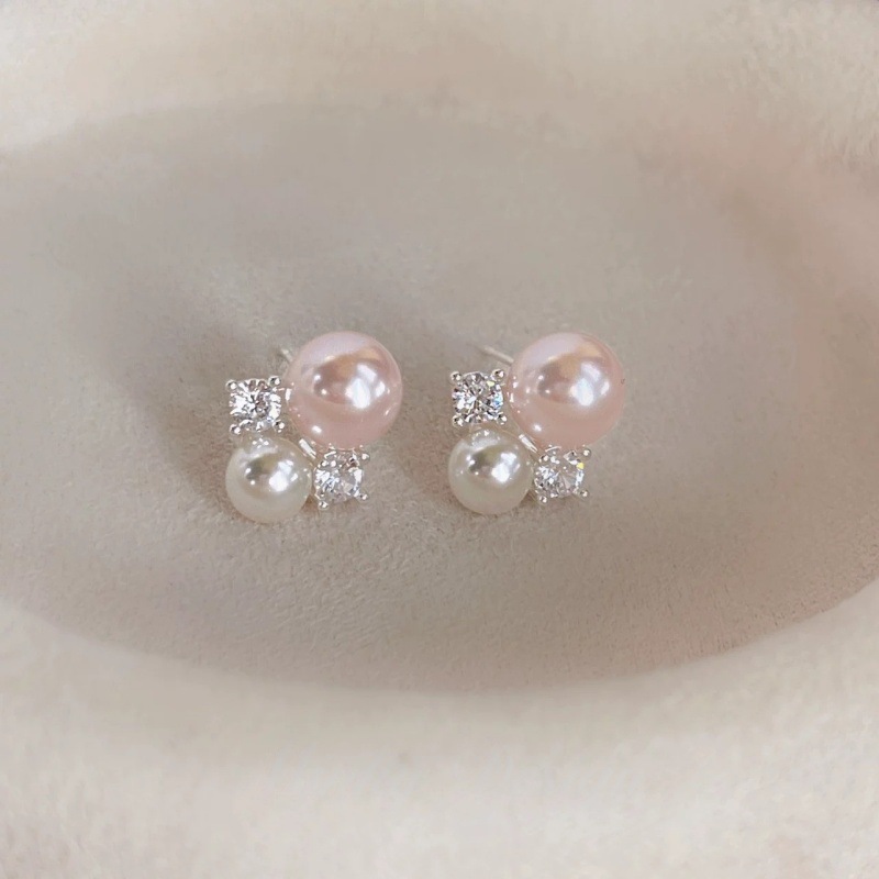 Cubic Zirconia And Pearl Stud Earrings For Everyday Wear_voghion.com