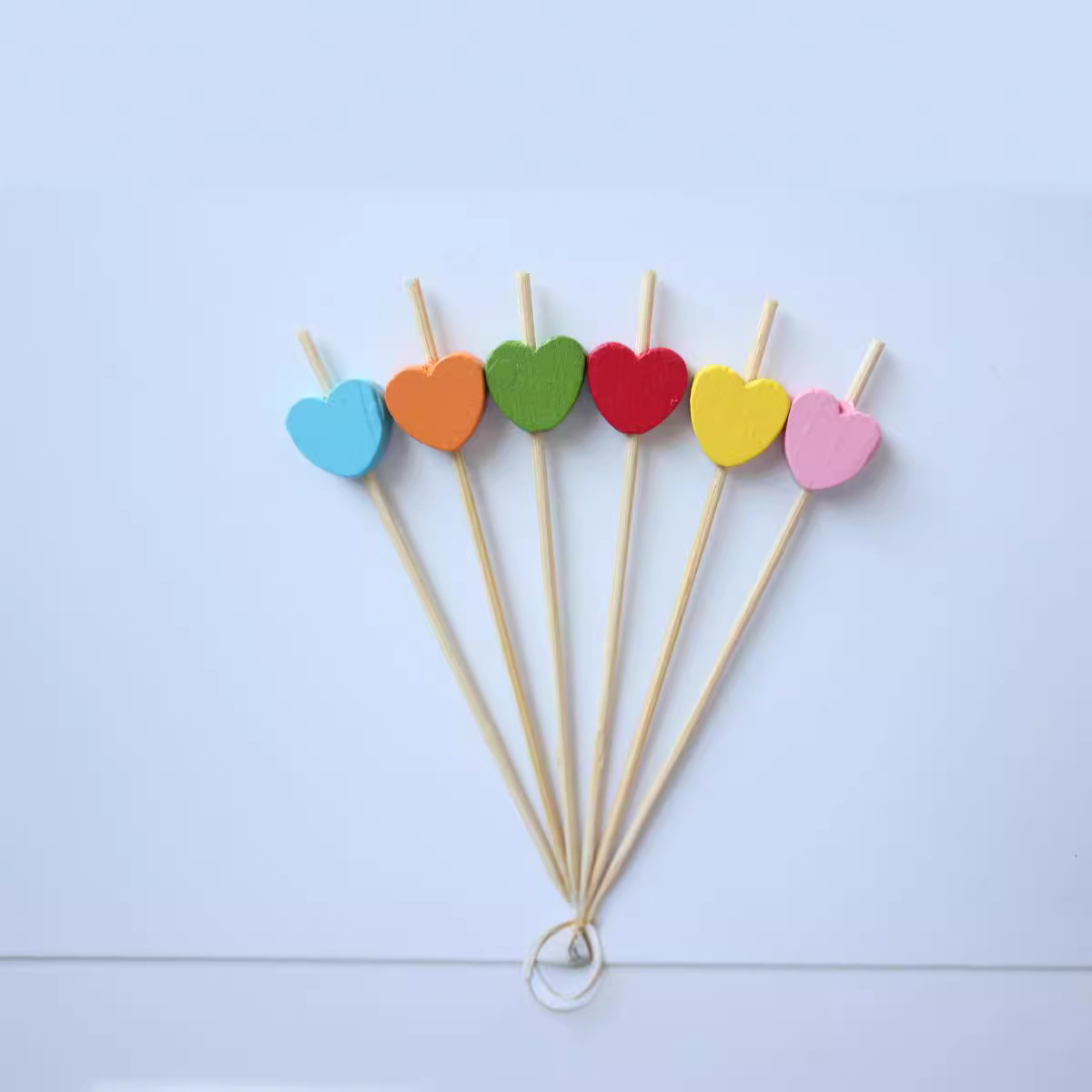 Red Love 100/paquete de color mixto corazón melocotón signo de fruta desechable amor decoración arte creativo sándwich palillo de dientes