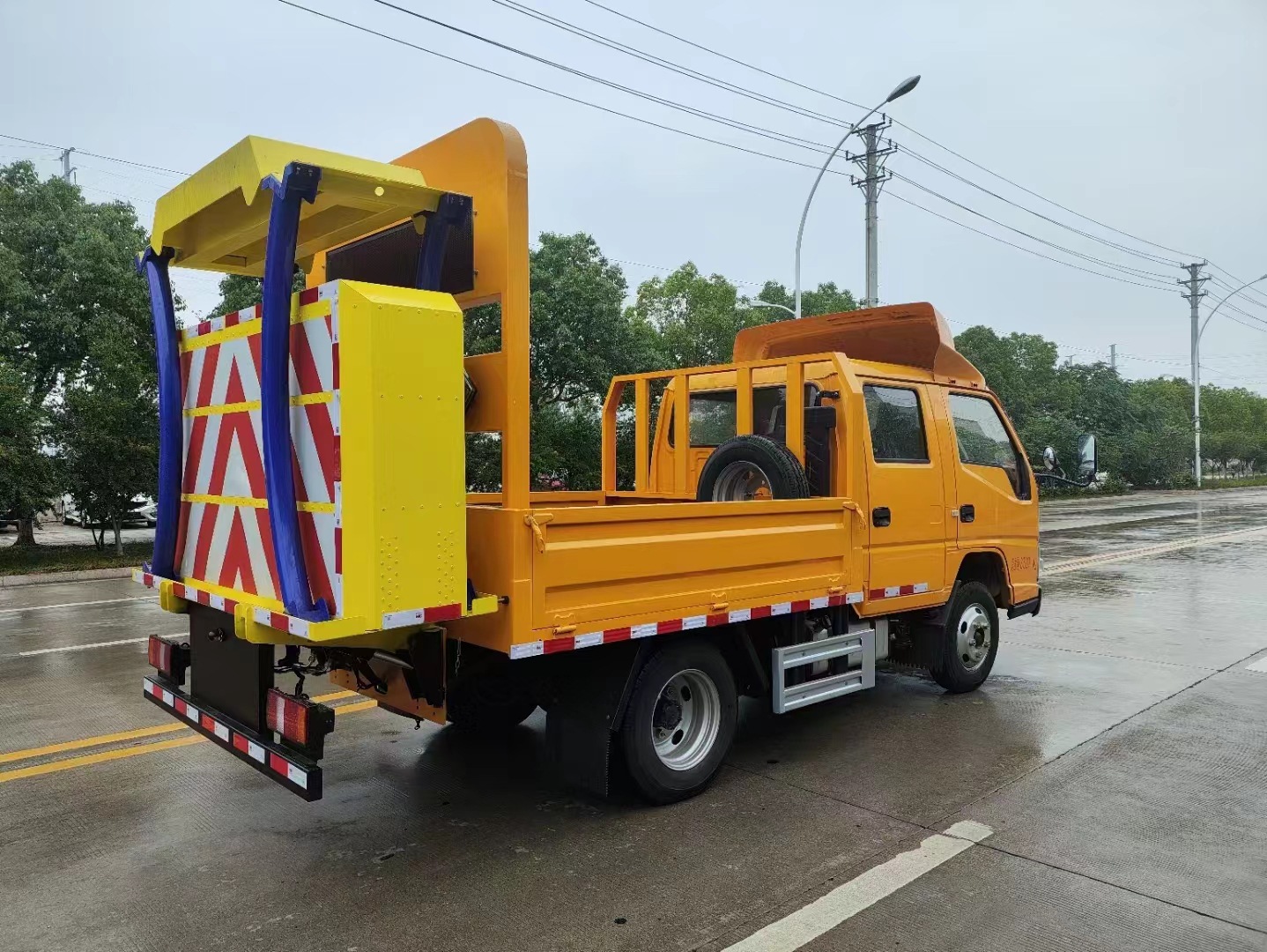Anti-Collision Buffer Pad Road Maintenance Tunnel Safety Protection Anti-Collision Buffer Truck Highway Maintenance Construction Truck