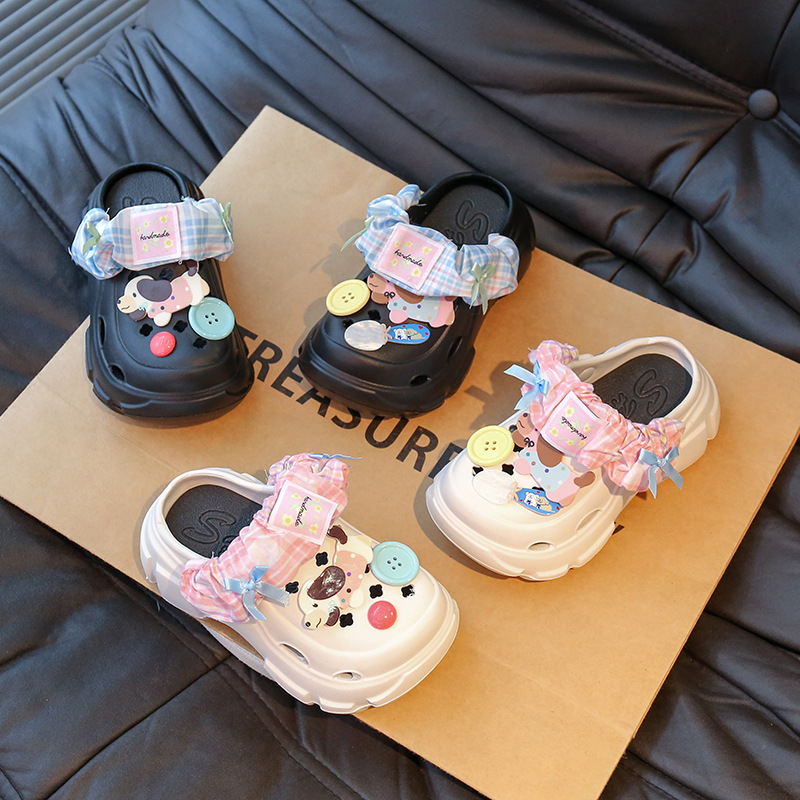 Children's super cute soft girl style cute pattern hole shoes women's 2025 summer new thick bottom non-slip beach sandals